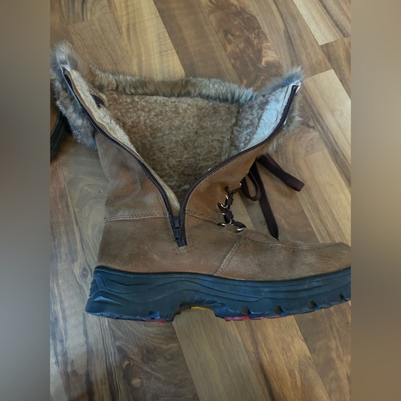 Cozy Tan Fur-Trimmed Winter Boots - Picture 4 of 8